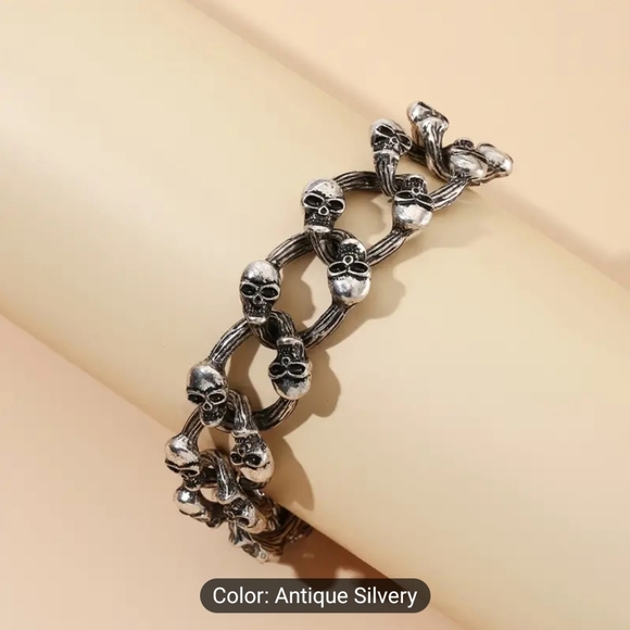 Skull Bracelet - Picture 2 of 4